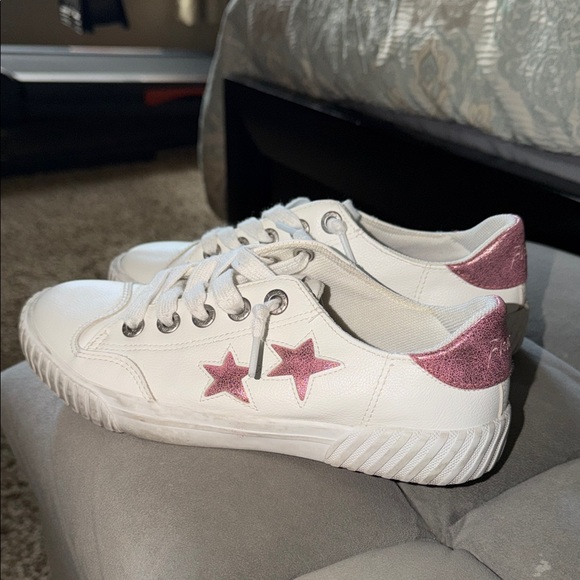 Blowfish Shoes - Blowfish White Sneakers with Pink Star Accents